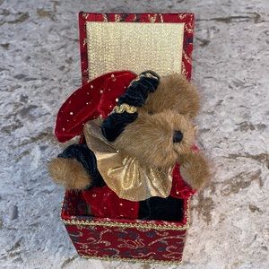 Boyd’s Bear Music Box
